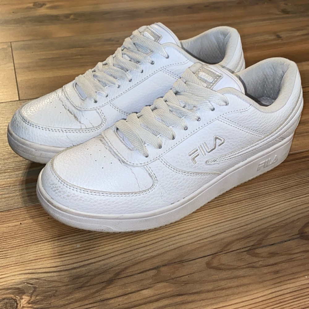 SHOE SALE! 🎉 WOMEN'S FILA A-LOW SNEAKERS All white 8.5